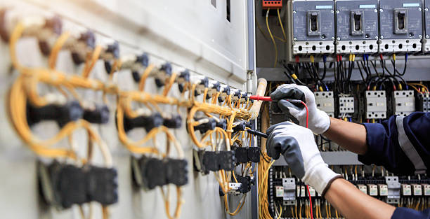 Professional Electrician technician working in Danville, IA